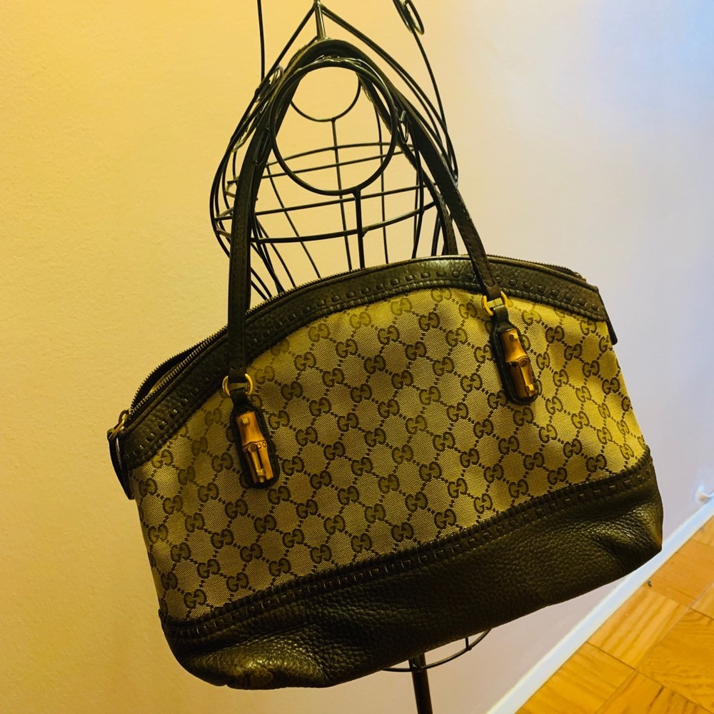 Authentic Gucci shoulder bag